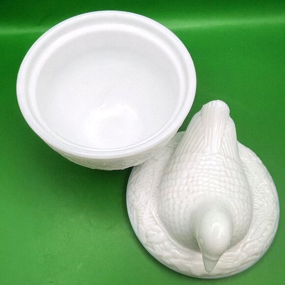 VTG AVON White Milk Glass Dove Bird on Nest Covered Candy Dish Trinket Box 5" - Picture 4 of 12